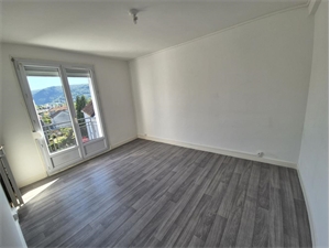 t4 à la location -   08500  REVIN, surface 67 m2 location t4 - UBI483682463
